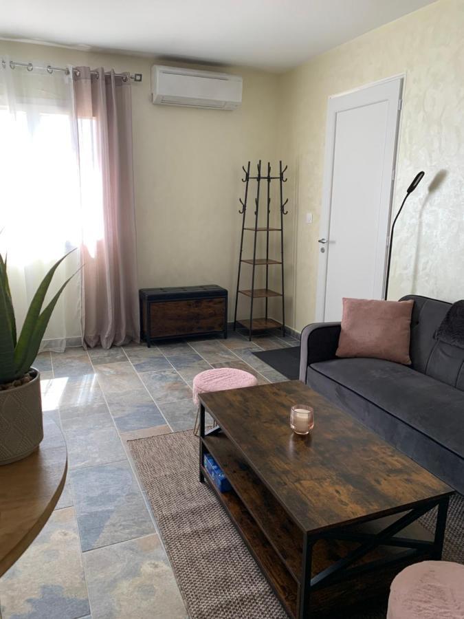 Studio Independant Avec Piscine Et Jardin L'Abergement-Sainte-Colombe Екстериор снимка